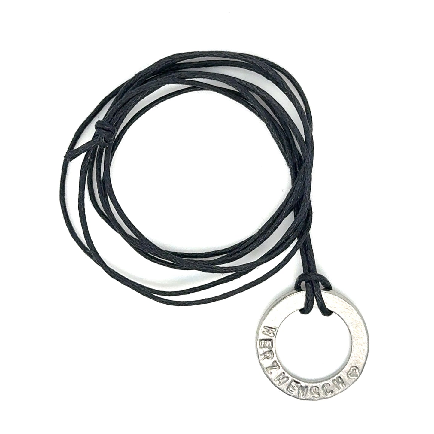 kOmMa5 Halskette mit Baumwollband und Edelstahlring 2 cm "HERZMENSCH"