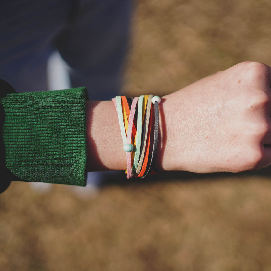 kOmMa5 Armband  HAKUNA-MATATA, fein gewickelt main image 1